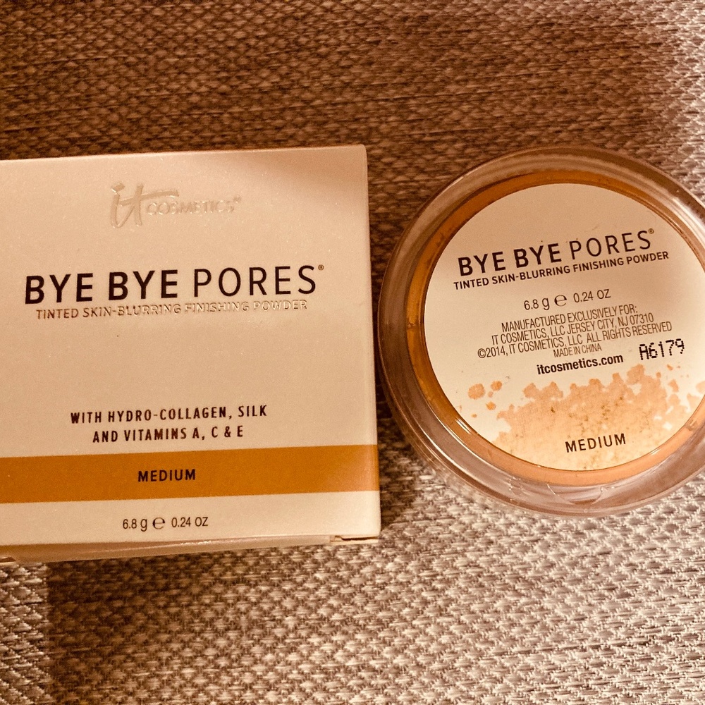 Bye Bye Pores MakeUp Powder